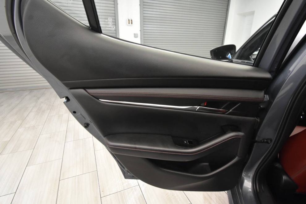 2025 Mazda Mazda3 Hatchback 2.5 S Carbon Edition AWD 4dr Hatchback, Gray, Mileage: 3,559 - photo 13