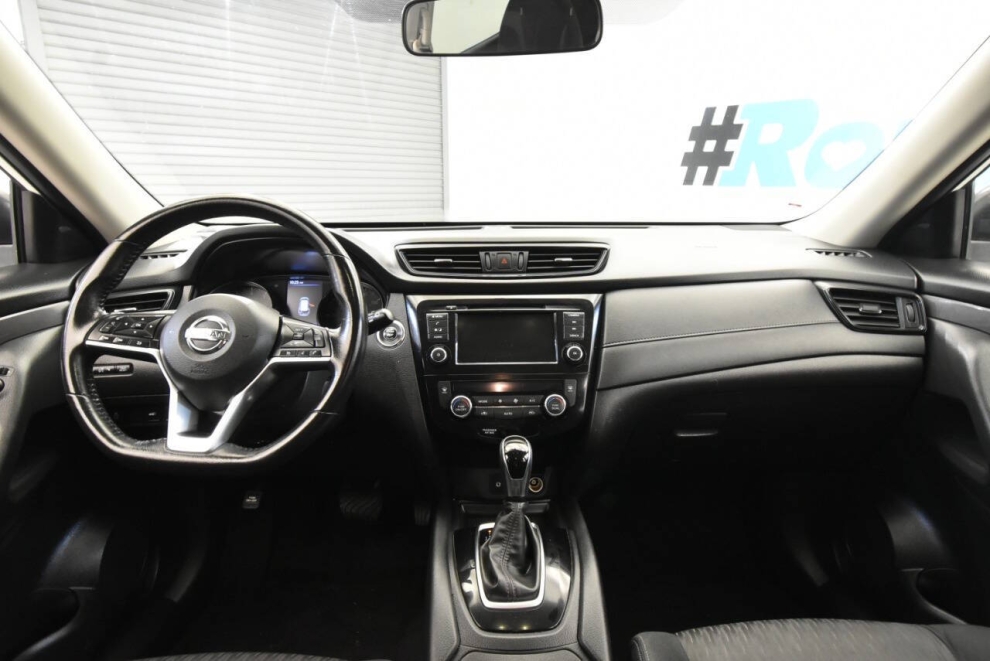 2018 Nissan Rogue SV AWD, White, Mileage: 48,847 - photo 17