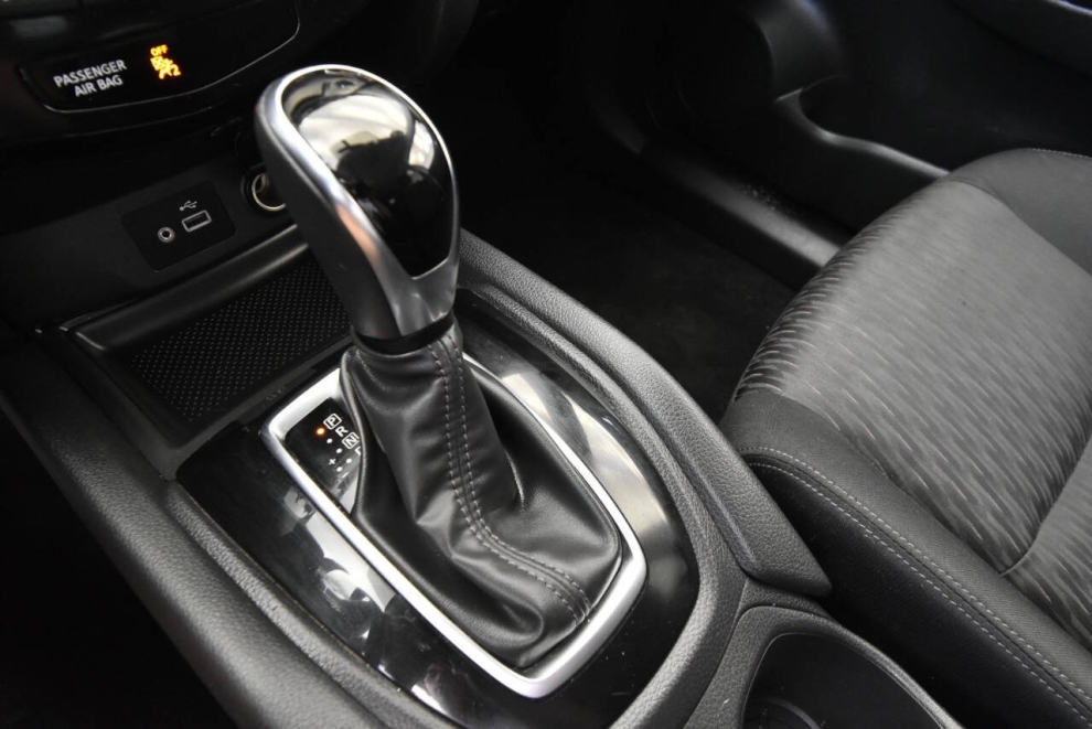 2018 Nissan Rogue SV AWD, White, Mileage: 48,847 - photo 23