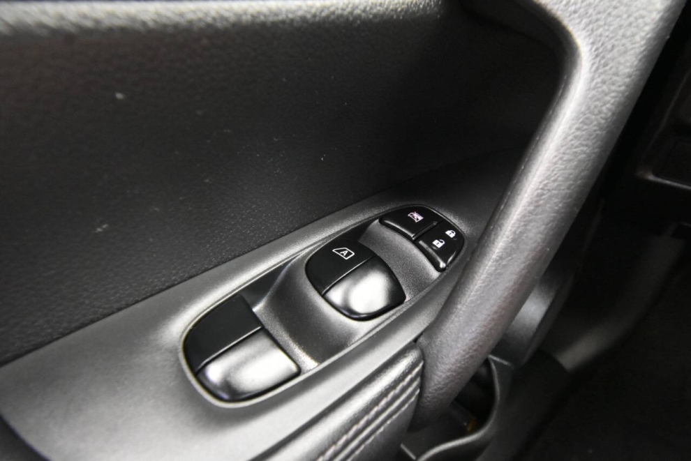 2018 Nissan Rogue SV AWD, White, Mileage: 48,847 - photo 29