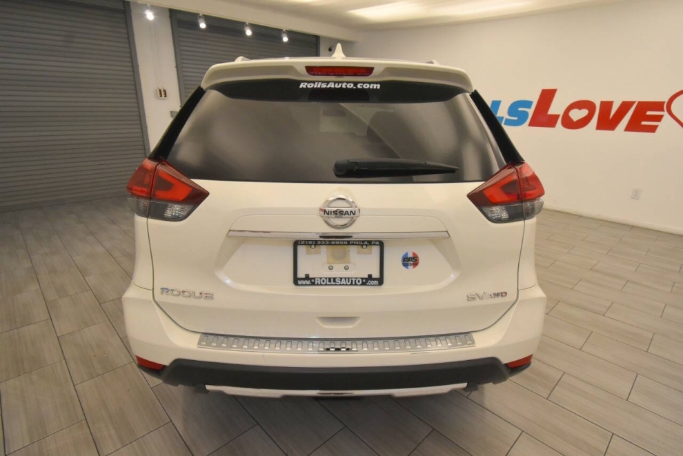 2018 Nissan Rogue SV AWD, White, Mileage: 48,847 - photo 3
