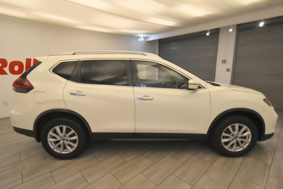 2018 Nissan Rogue SV AWD, White, Mileage: 48,847 - photo 5