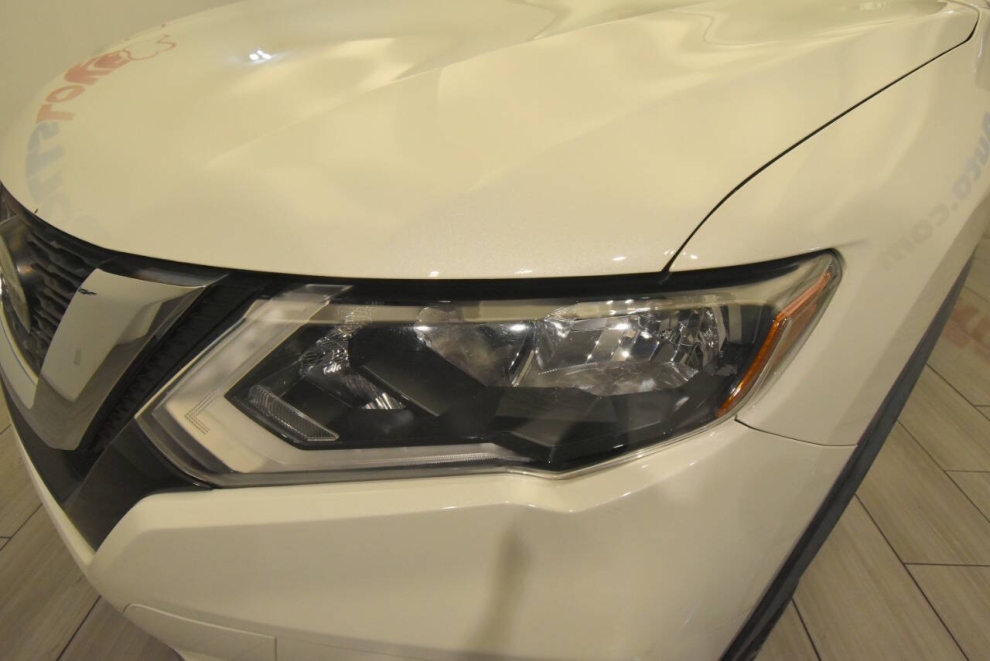 2018 Nissan Rogue SV AWD, White, Mileage: 48,847 - photo 7