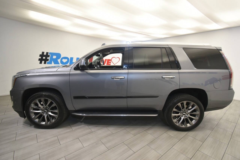 2020 Cadillac Escalade Luxury 4x4 4dr SUV, Gris, Mileage: 55,890 - photo 1