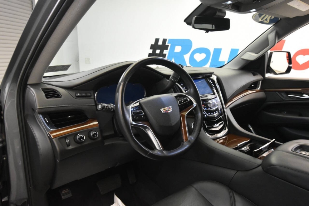 2020 Cadillac Escalade Luxury 4x4 4dr SUV, Gris, Mileage: 55,890 - photo 11