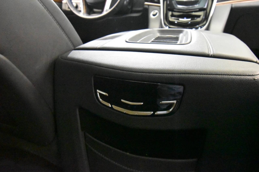 2020 Cadillac Escalade Luxury 4x4 4dr SUV, Gris, Mileage: 55,890 - photo 20