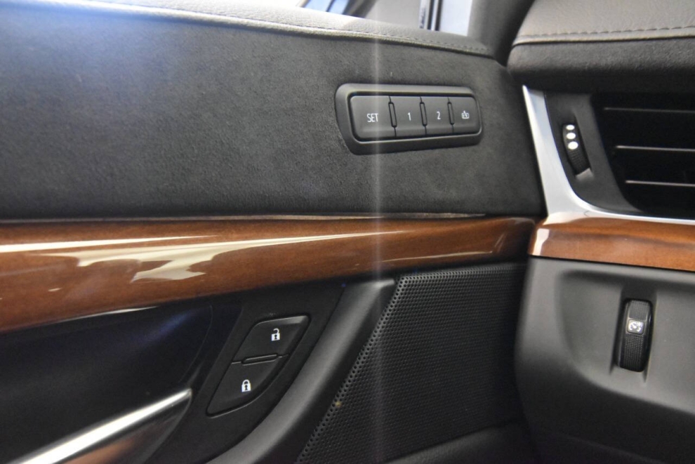 2020 Cadillac Escalade Luxury 4x4 4dr SUV, Gris, Mileage: 55,890 - photo 35