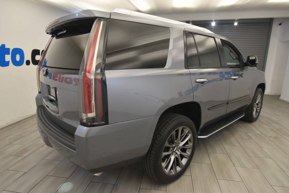 2020 Cadillac Escalade Luxury 4x4 4dr SUV, Gris, Mileage: 55,890 - photo 4