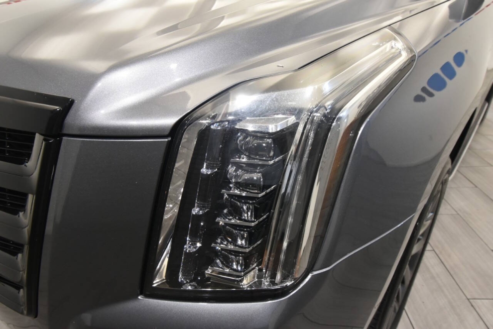 2020 Cadillac Escalade Luxury 4x4 4dr SUV, Gris, Mileage: 55,890 - photo 7