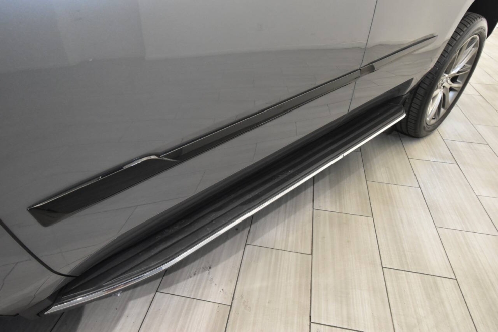 2020 Cadillac Escalade Luxury 4x4 4dr SUV, Gris, Mileage: 55,890 - photo 9
