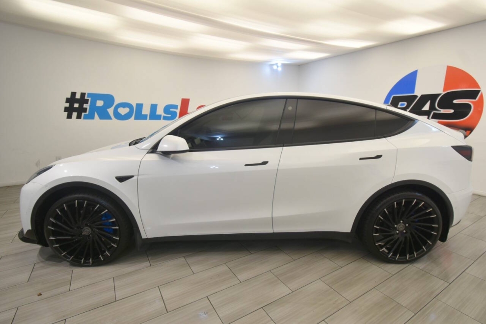 2022 Tesla Model Y Long Range AWD 4dr Crossover, White, Mileage: 67,702 - photo 1