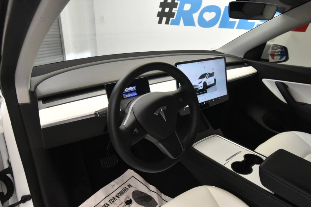 2022 Tesla Model Y Long Range AWD 4dr Crossover, White, Mileage: 67,702 - photo 10