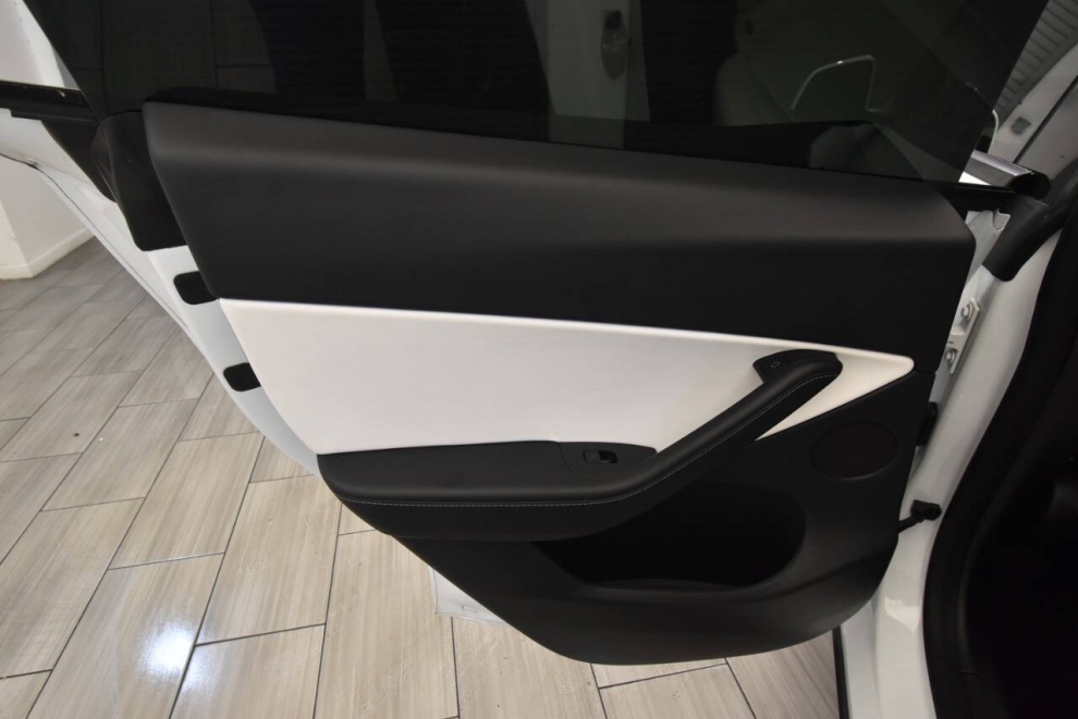 2022 Tesla Model Y Long Range AWD 4dr Crossover, White, Mileage: 67,702 - photo 13