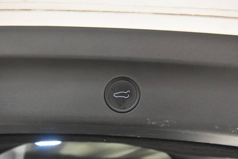 2022 Tesla Model Y Long Range AWD 4dr Crossover, White, Mileage: 67,702 - photo 14