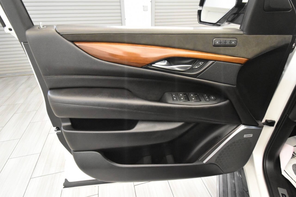 2019 Cadillac Escalade Premium Luxury 4x4 4dr SUV, White, Mileage: 78,236 - photo 11