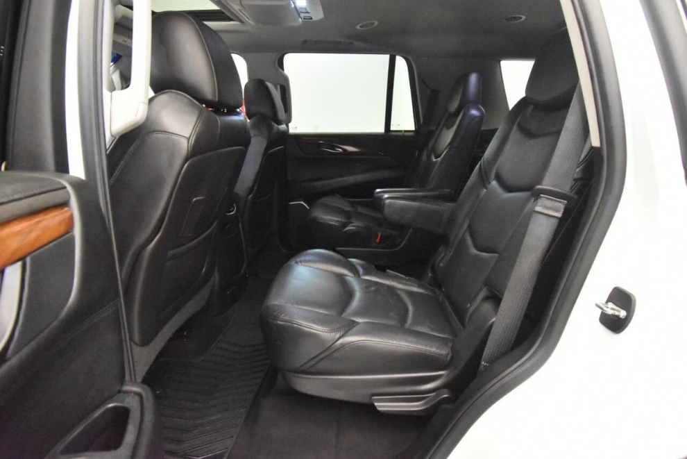 2019 Cadillac Escalade Premium Luxury 4x4 4dr SUV, White, Mileage: 78,236 - photo 12