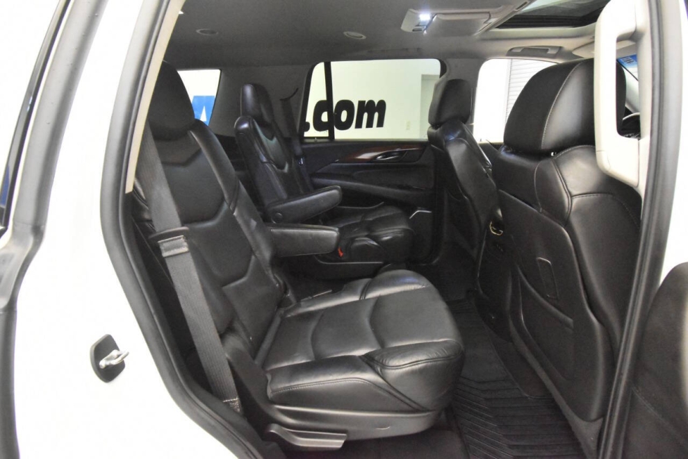 2019 Cadillac Escalade Premium Luxury 4x4 4dr SUV, White, Mileage: 78,236 - photo 18