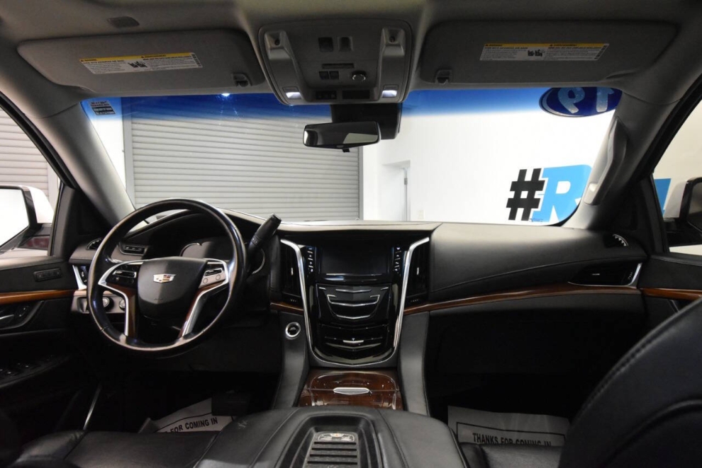 2019 Cadillac Escalade Premium Luxury 4x4 4dr SUV, White, Mileage: 78,236 - photo 21