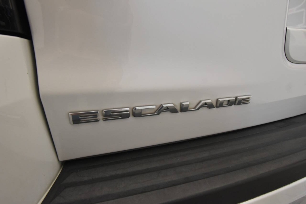 2019 Cadillac Escalade Premium Luxury 4x4 4dr SUV, White, Mileage: 78,236 - photo 36