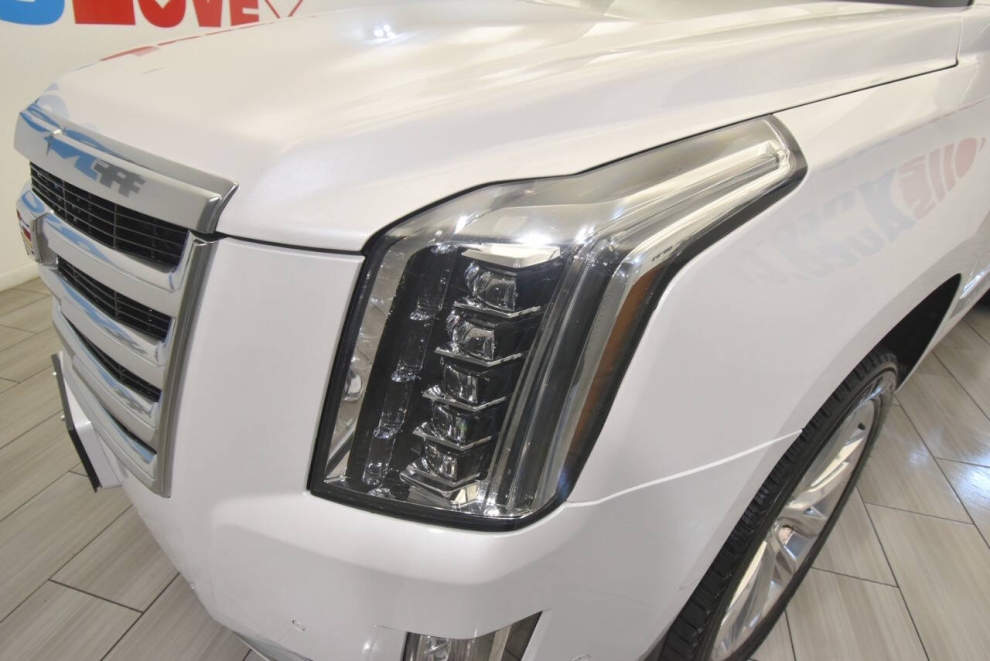 2019 Cadillac Escalade Premium Luxury 4x4 4dr SUV, White, Mileage: 78,236 - photo 7