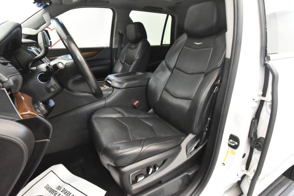 2019 Cadillac Escalade Premium Luxury 4x4 4dr SUV, White, Mileage: 78,236 - photo 9