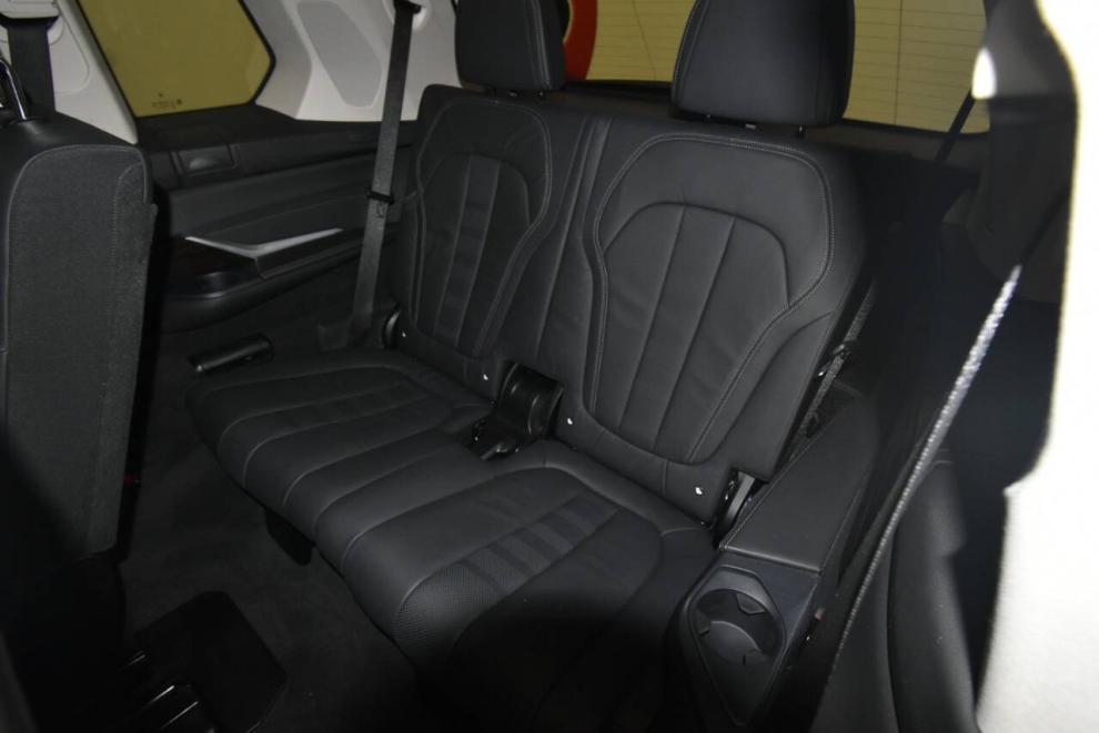 2020 BMW X7 xDrive40i AWD 4dr Sports Activity Vehicle, Gray, Mileage: 36,516 - photo 14