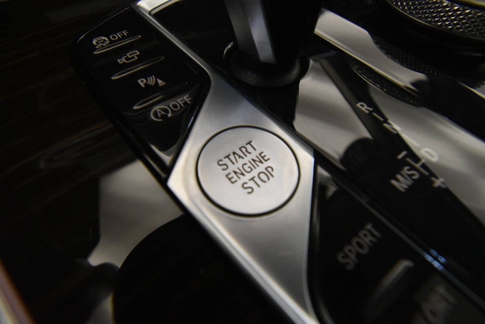 2020 BMW X7 xDrive40i AWD 4dr Sports Activity Vehicle, Gray, Mileage: 36,516 - photo 21