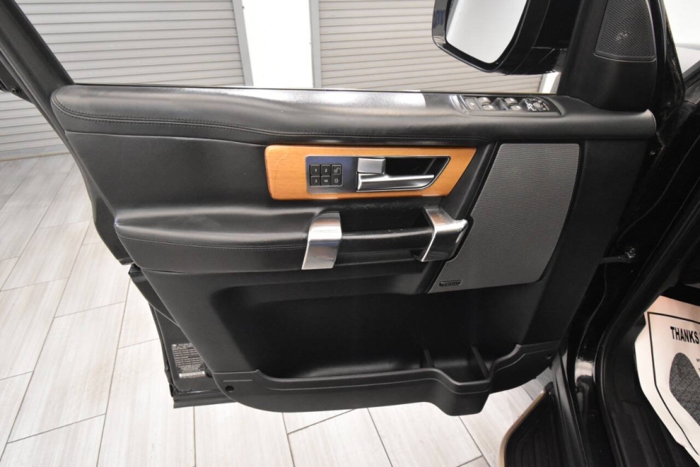 2015 Land Rover LR4 HSE LUX 4x4 4dr SUV, Black, Mileage: 89,875 - photo 12