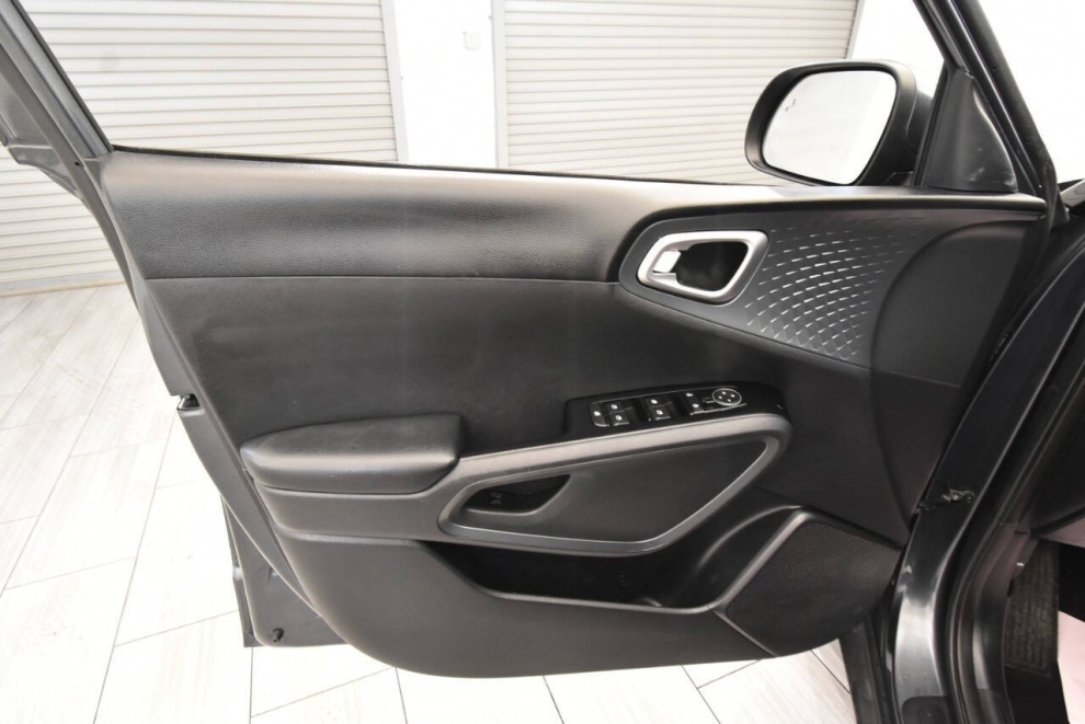 2020 Kia Soul S, Gray, Mileage: 87,783 - photo 11