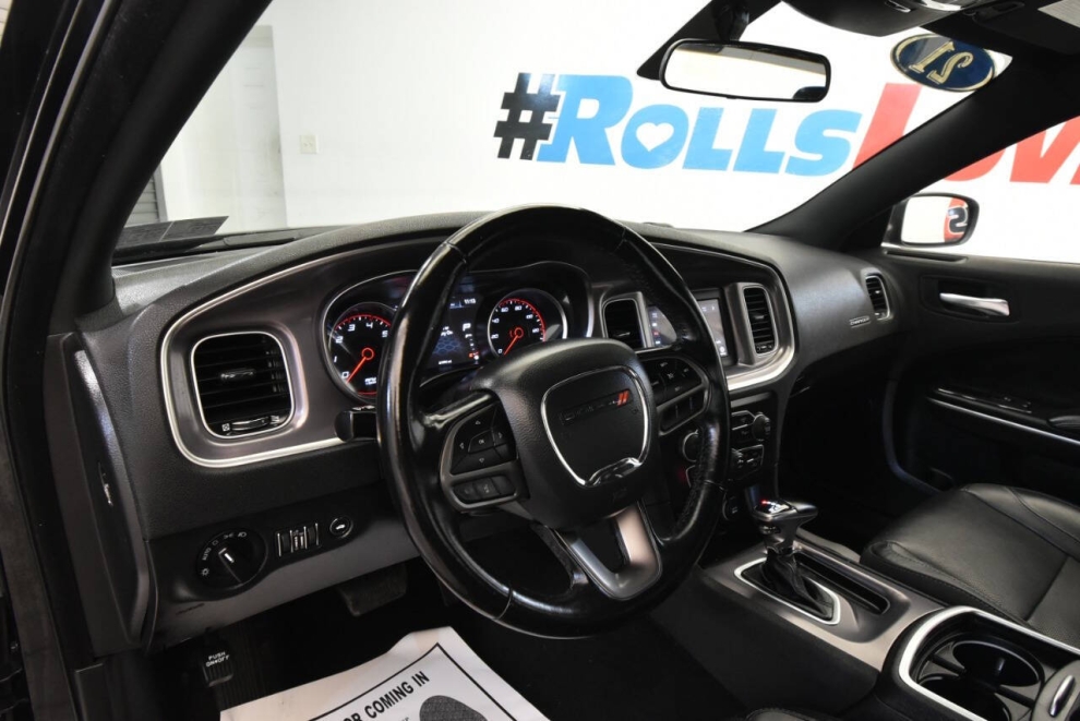 2021 Dodge Charger SXT 4dr Sedan, Black, Mileage: 61,978 - photo 10