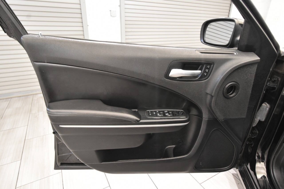 2021 Dodge Charger SXT 4dr Sedan, Black, Mileage: 61,978 - photo 11