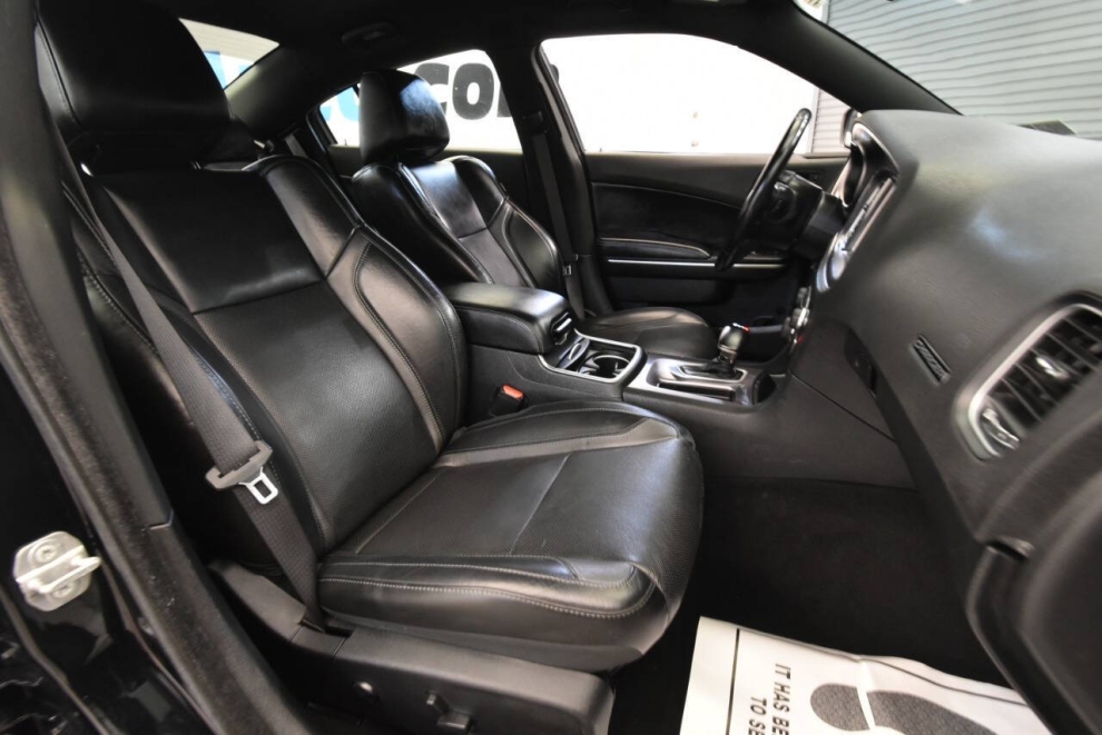 2021 Dodge Charger SXT 4dr Sedan, Black, Mileage: 61,978 - photo 15