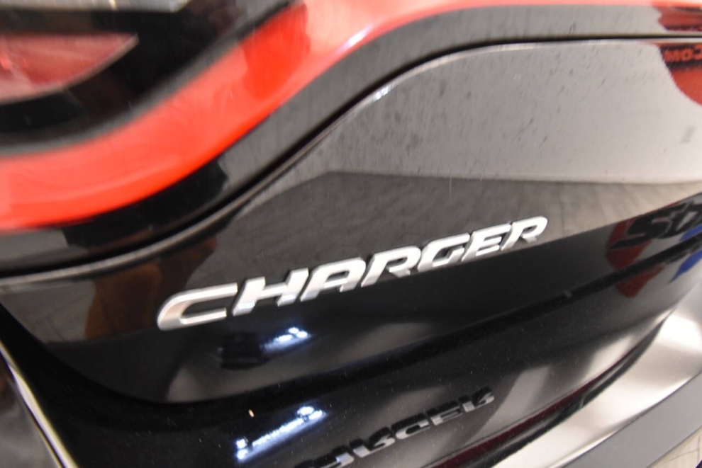 2021 Dodge Charger SXT 4dr Sedan, Black, Mileage: 61,978 - photo 29