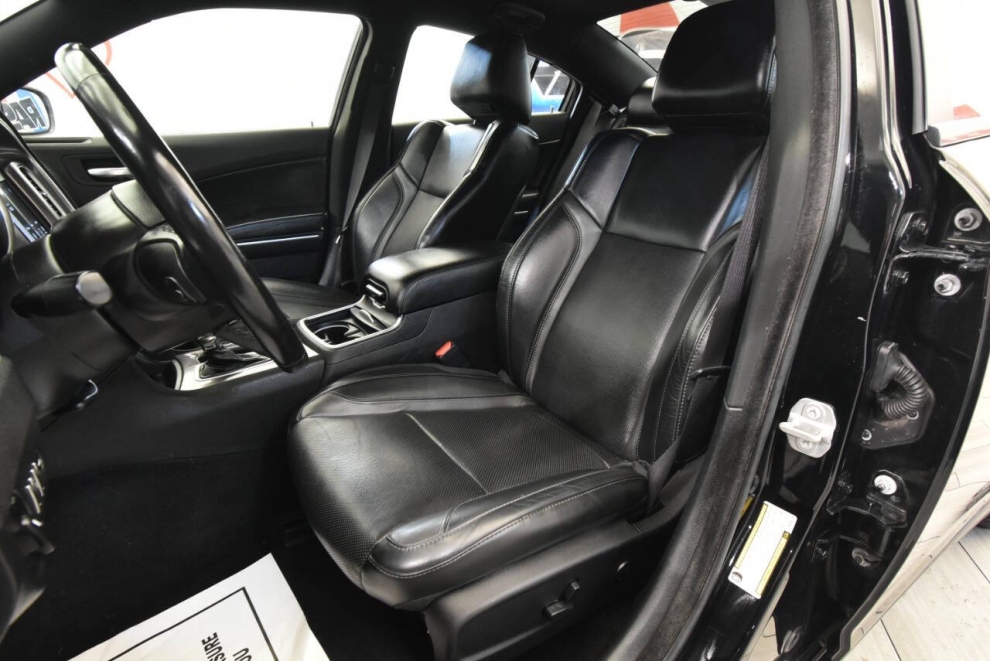 2021 Dodge Charger SXT 4dr Sedan, Black, Mileage: 61,978 - photo 9