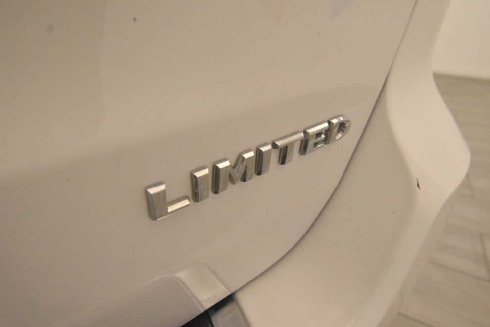 2017 Jeep Grand Cherokee Limited, White, Mileage: 96,385 - photo 33