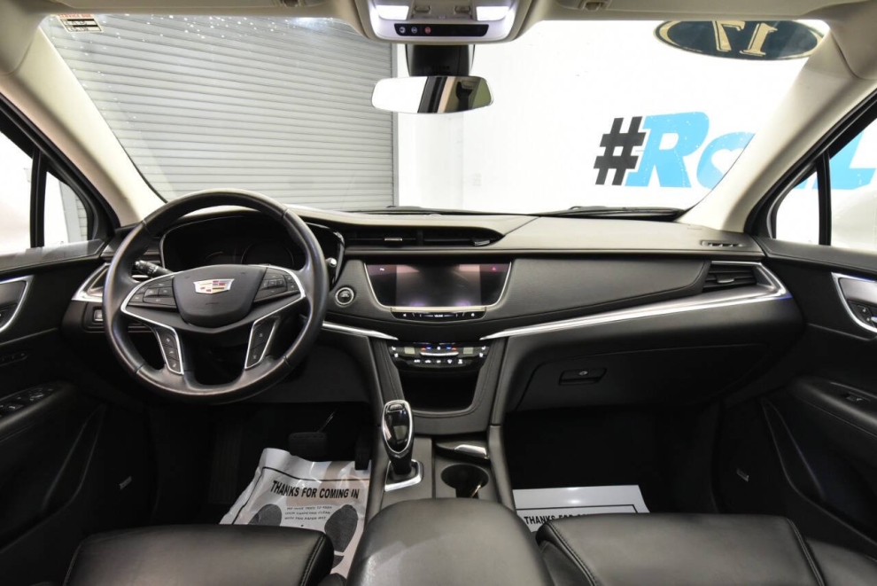 2017 Cadillac XT5 Premium Luxury 4x4 4dr SUV, White, Mileage: 60,130 - photo 17