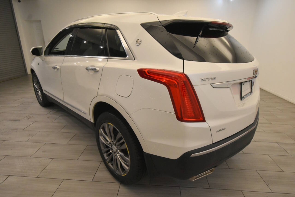 2017 Cadillac XT5 Premium Luxury 4x4 4dr SUV, White, Mileage: 60,130 - photo 2