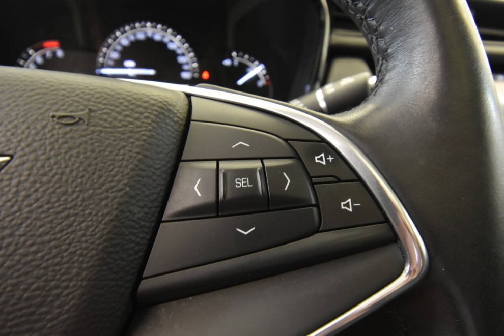2017 Cadillac XT5 Premium Luxury 4x4 4dr SUV, White, Mileage: 60,130 - photo 25