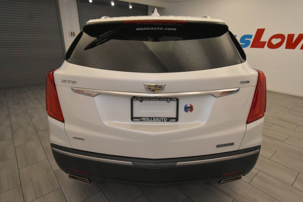 2017 Cadillac XT5 Premium Luxury 4x4 4dr SUV, White, Mileage: 60,130 - photo 3
