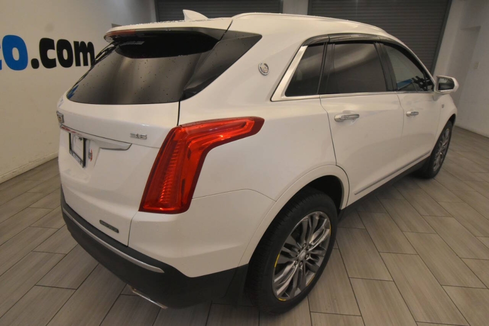 2017 Cadillac XT5 Premium Luxury 4x4 4dr SUV, White, Mileage: 60,130 - photo 4