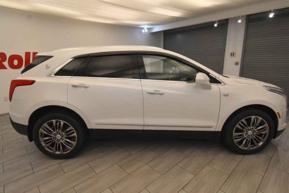2017 Cadillac XT5 Premium Luxury 4x4 4dr SUV, White, Mileage: 60,130 - photo 5