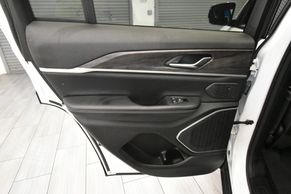 2023 Jeep Grand Cherokee 4XE, White, Mileage: 24,348 - photo 12