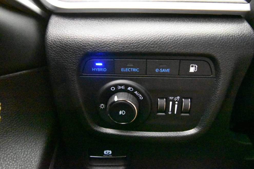 2023 Jeep Grand Cherokee 4XE, White, Mileage: 24,348 - photo 28
