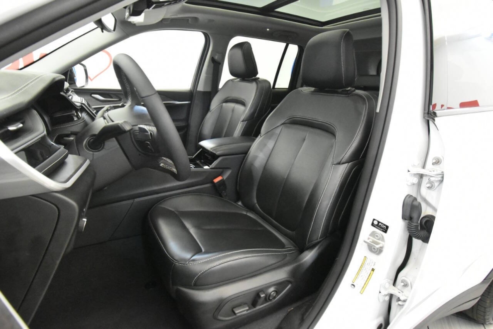 2023 Jeep Grand Cherokee 4XE, White, Mileage: 24,348 - photo 8