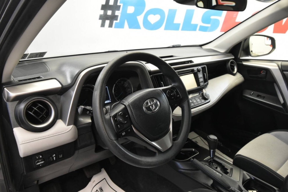 2018 Toyota RAV4 Hybrid LE, Gray, Mileage: 88,022 - photo 10
