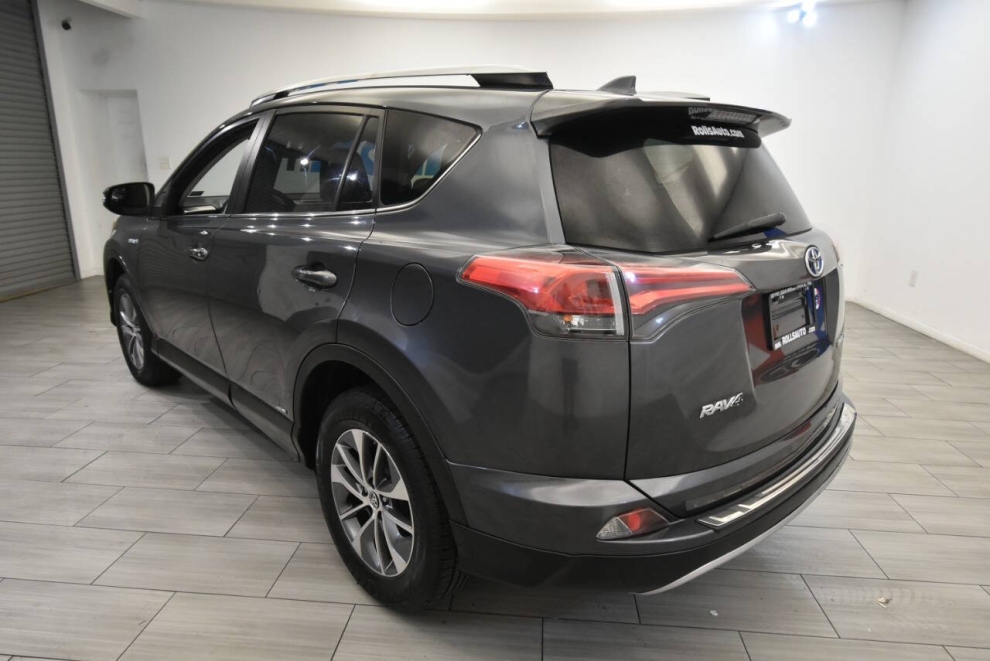 2018 Toyota RAV4 Hybrid LE, Gray, Mileage: 88,022 - photo 2