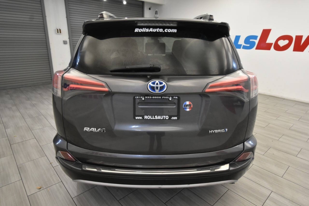 2018 Toyota RAV4 Hybrid LE, Gray, Mileage: 88,022 - photo 3