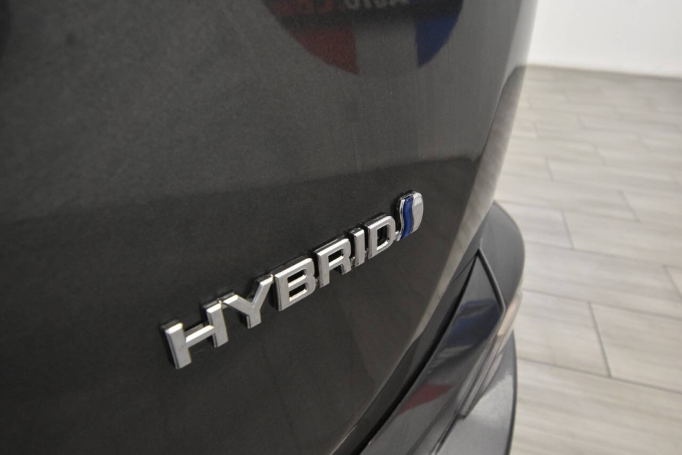 2018 Toyota RAV4 Hybrid LE, Gray, Mileage: 88,022 - photo 30