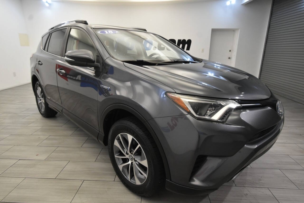 2018 Toyota RAV4 Hybrid LE, Gray, Mileage: 88,022 - photo 6