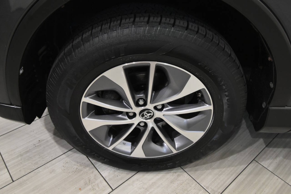 2018 Toyota RAV4 Hybrid LE, Gray, Mileage: 88,022 - photo 8